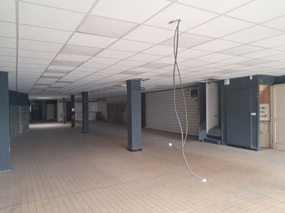 LOCAL COMMERCIAL A VENDRE - LOOS - 220 m2 - 190000€ 