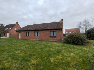 RARE! Plain pied individuel avec jardin 450m, 2 chambres, garage et parking. Adapt aux personnes  mobilit rduite.