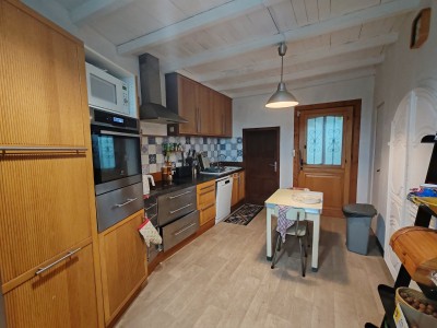 Grande maison familiale 6 chambres, beau jardin plein sud et garage.