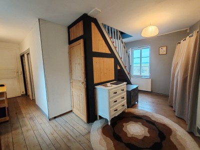 Grande maison familiale 6 chambres, beau jardin plein sud et garage.