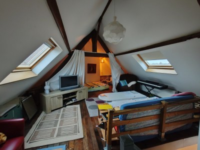 Grande maison familiale 6 chambres, beau jardin plein sud et garage.