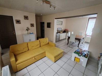 Maison de village, 2 chambres, jardin, parking 2 voitures
