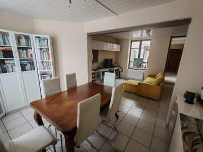 Maison de village, 2 chambres, jardin, parking 2 voitures