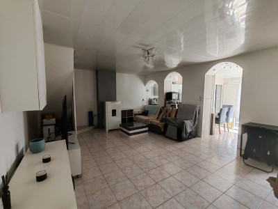 Maison de village, 2 chambres, jardin plein sud, garage vélo/moto