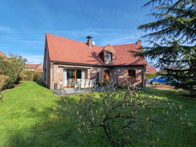 Superbe pavillon individuel de 150m� habitables, 4 chambres, 2 salles de bains, double garage.