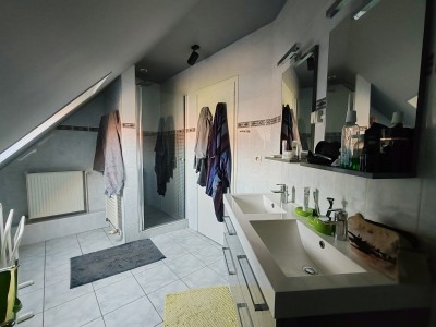 Superbe pavillon individuel de 150m� habitables, 4 chambres, 2 salles de bains, double garage.