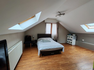Maison rnove avec jardin, garage, 3 chambres et un bureau