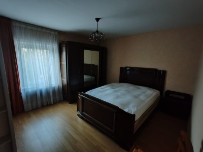 Maison de ville  rnover, 3 chambres, cave, grenier