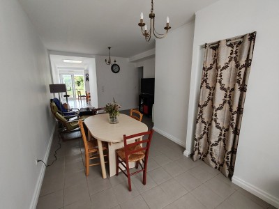 1930 entirement rnove avec jardin de 140m, 3 chambres, cave.