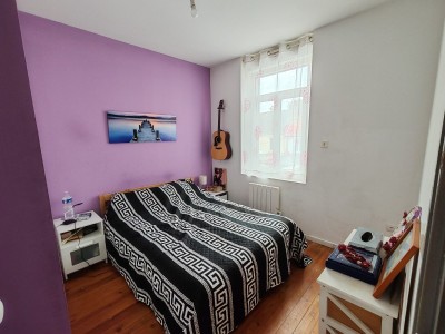 1930 entirement rnove avec jardin de 140m, 3 chambres, cave.