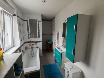 1930 entirement rnove avec jardin de 140m, 3 chambres, cave.