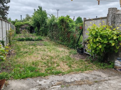 1930 entirement rnove avec jardin de 140m, 3 chambres, cave.