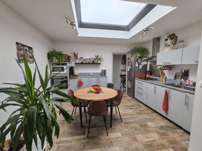Maison 2 chambres, bureau, jardin.