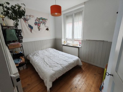 Maison 2 chambres, bureau, jardin.