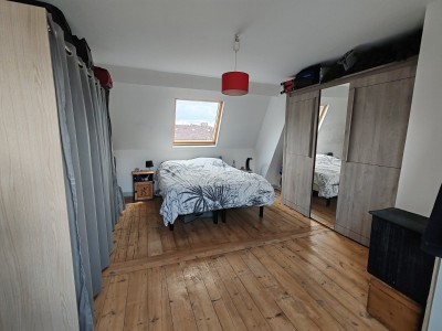 Maison 2 chambres, bureau, jardin.