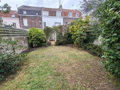 Grande maison  rnover avec 4 chambres, jardin, petit garage