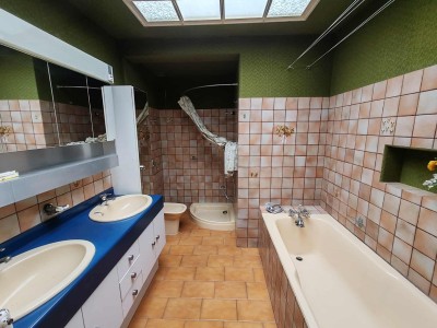 Grande maison  rnover avec 4 chambres, jardin, petit garage