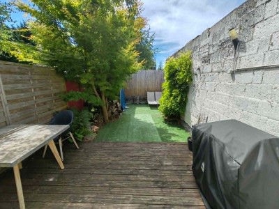 Jolie 1930 rénovée avec goût, 3 chambres, jardin, quartier calme et agréable