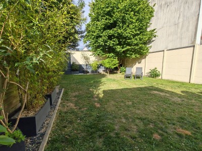 Superbe 1930 au cachet prserv, 4 chambres, grand jardin et garage dans un quartier recherch entre VAUBAN et LOOS