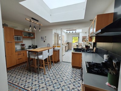 Superbe 1930 au cachet prserv, 4 chambres, grand jardin et garage dans un quartier recherch entre VAUBAN et LOOS