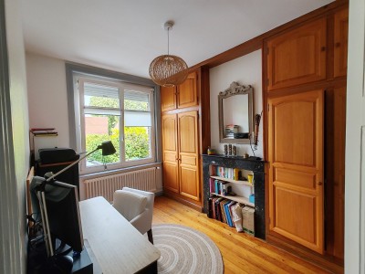 Superbe 1930 au cachet prserv, 4 chambres, grand jardin et garage dans un quartier recherch entre VAUBAN et LOOS