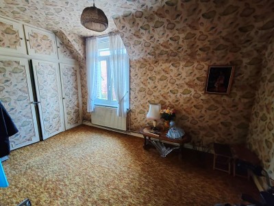 Maison 1930 lumineuse, jardin, 2 chambres, bureau et cave.