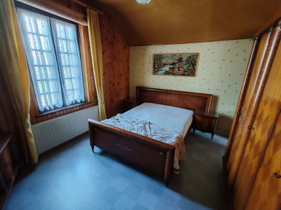 Maison semi mitoyenne en semi plain pied, 3 chambres avec garage et jardin