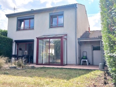 Maison au calme avec jardin et garage  Templemars proche Lille