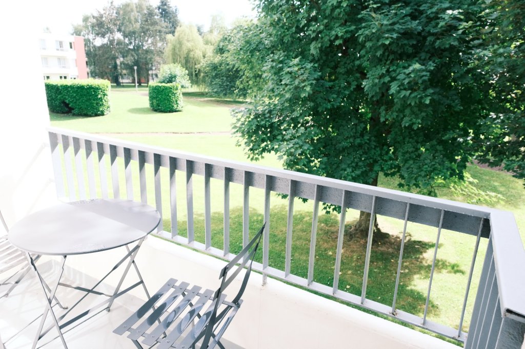 Appartement T2 meublé au 1er étage dans résidence sécurisée avec place de parking