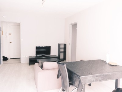 Appartement T2 meublé au 1er étage dans résidence sécurisée avec place de parking