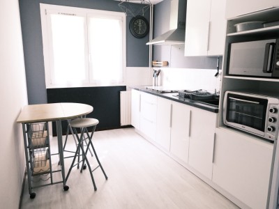 Appartement T2 meublé au 1er étage dans résidence sécurisée avec place de parking