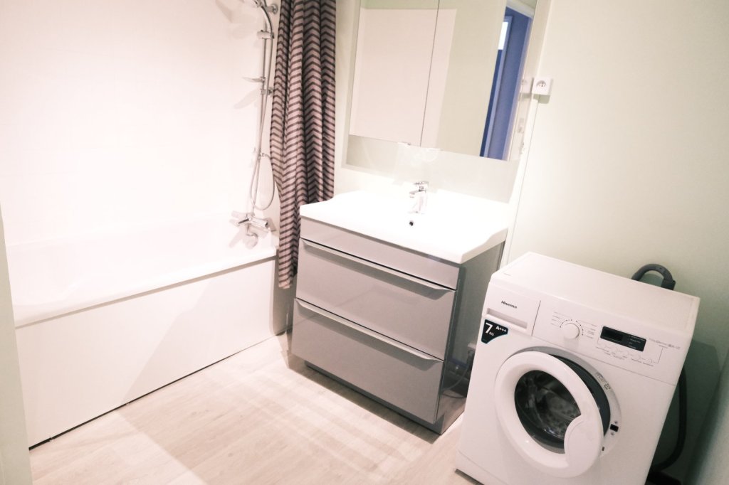 Appartement T2 meublé au 1er étage dans résidence sécurisée avec place de parking