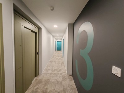 Appartement T3 en centre village situé au 3ème et dernier étage d une résidence de 2023, 2 places de parking