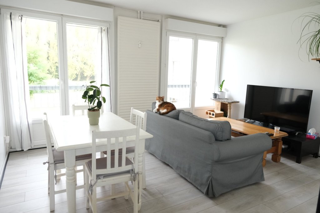 Appartement type 3 au 1er �tage d une jolie copropri�t� s�curis�e au c�ur d un parc arbor�