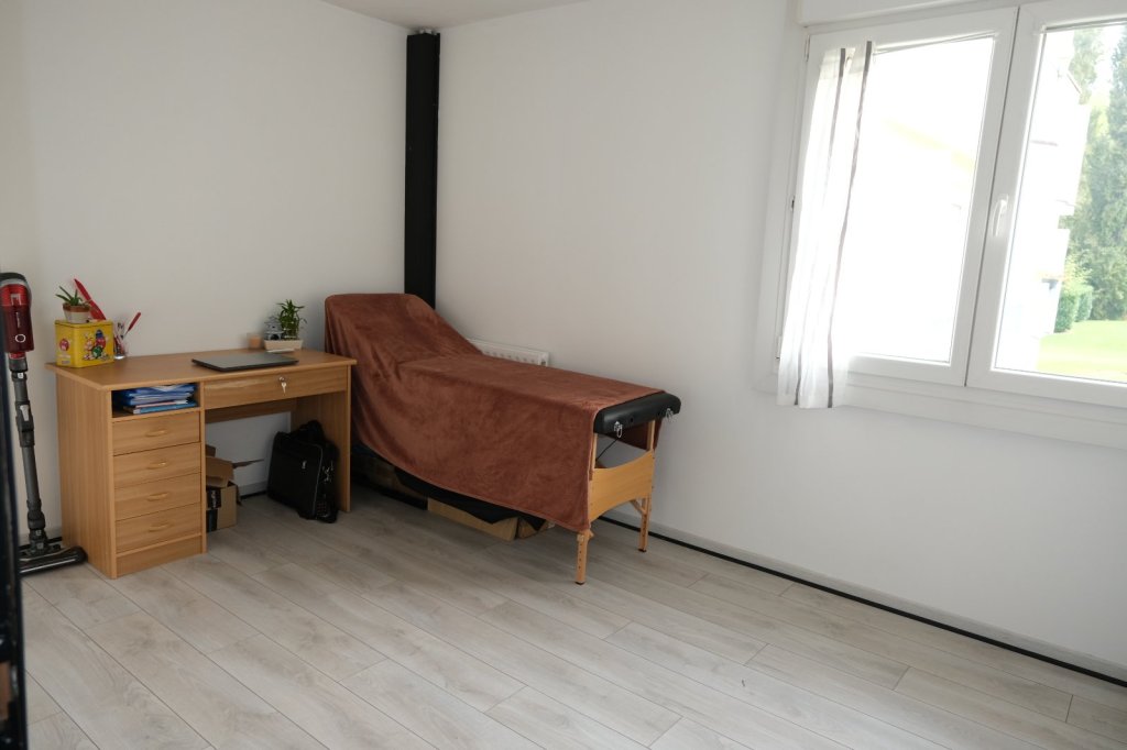 Appartement type 3 au 1er �tage d une jolie copropri�t� s�curis�e au c�ur d un parc arbor�