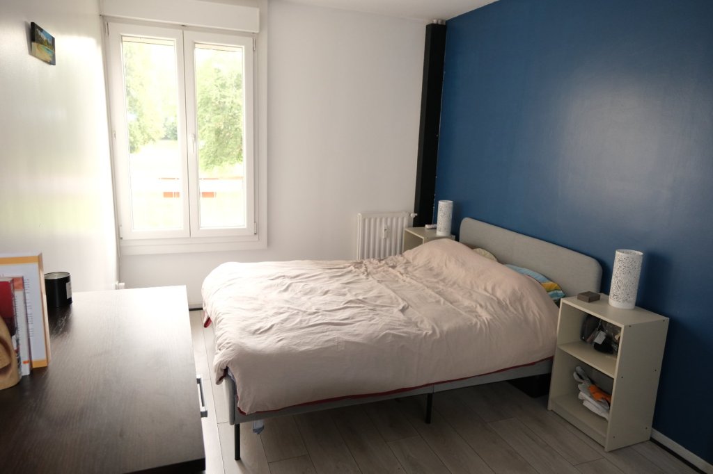 Appartement type 3 au 1er �tage d une jolie copropri�t� s�curis�e au c�ur d un parc arbor�