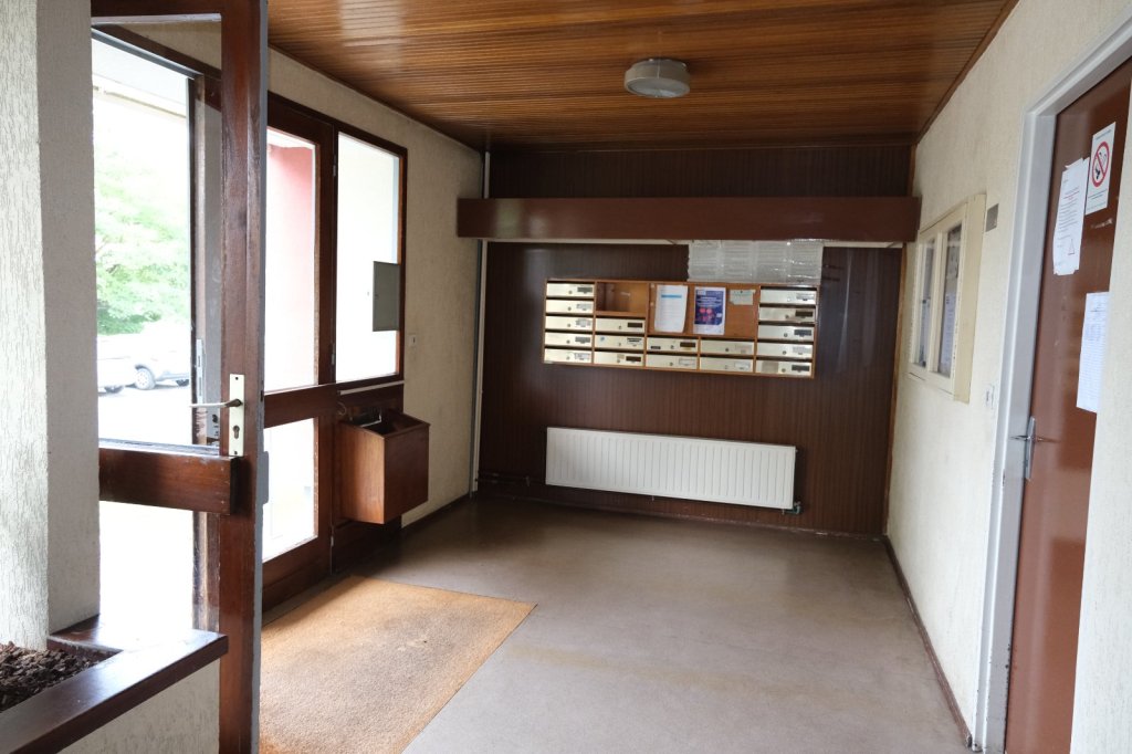 Appartement type 3 au 1er �tage d une jolie copropri�t� s�curis�e au c�ur d un parc arbor�