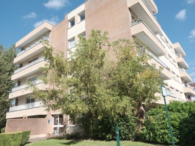 Appartement Type 4 avec garage dans une rsidence scurise  Loos
