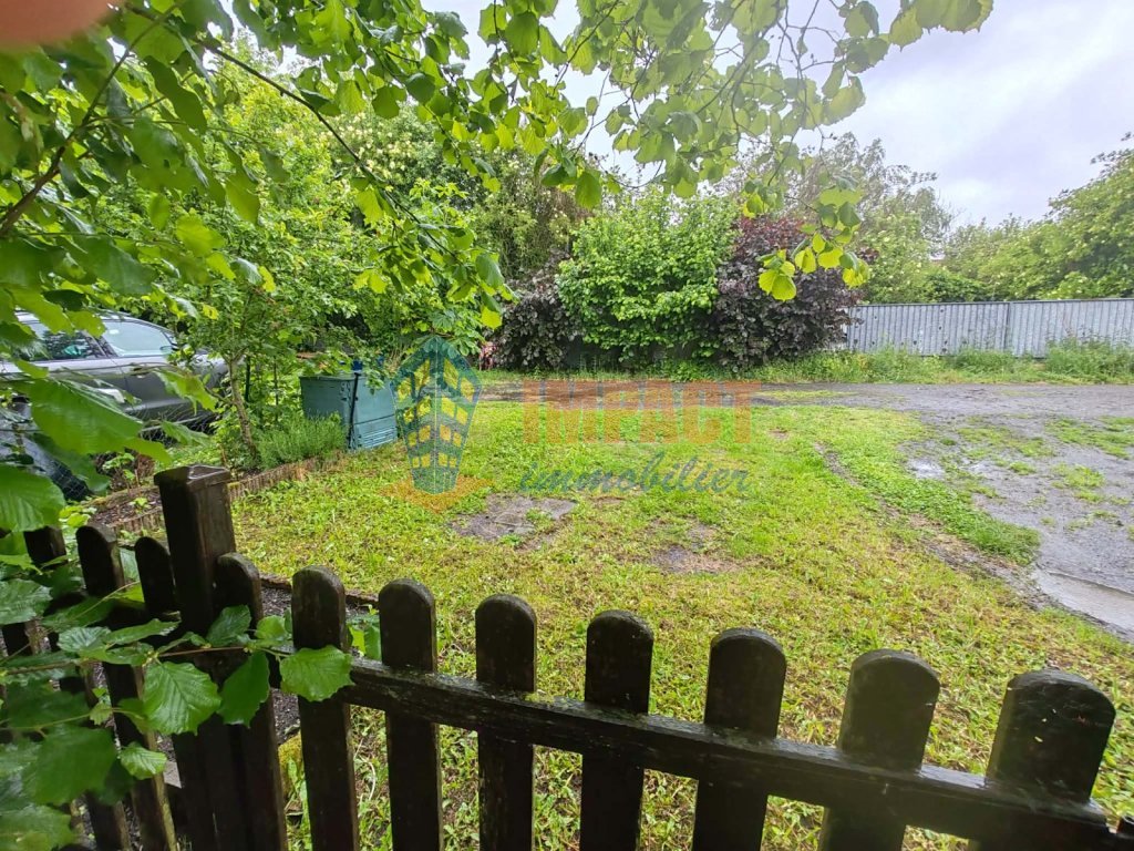 Maison de village, 2 chambres, jardin, parking 2 voitures