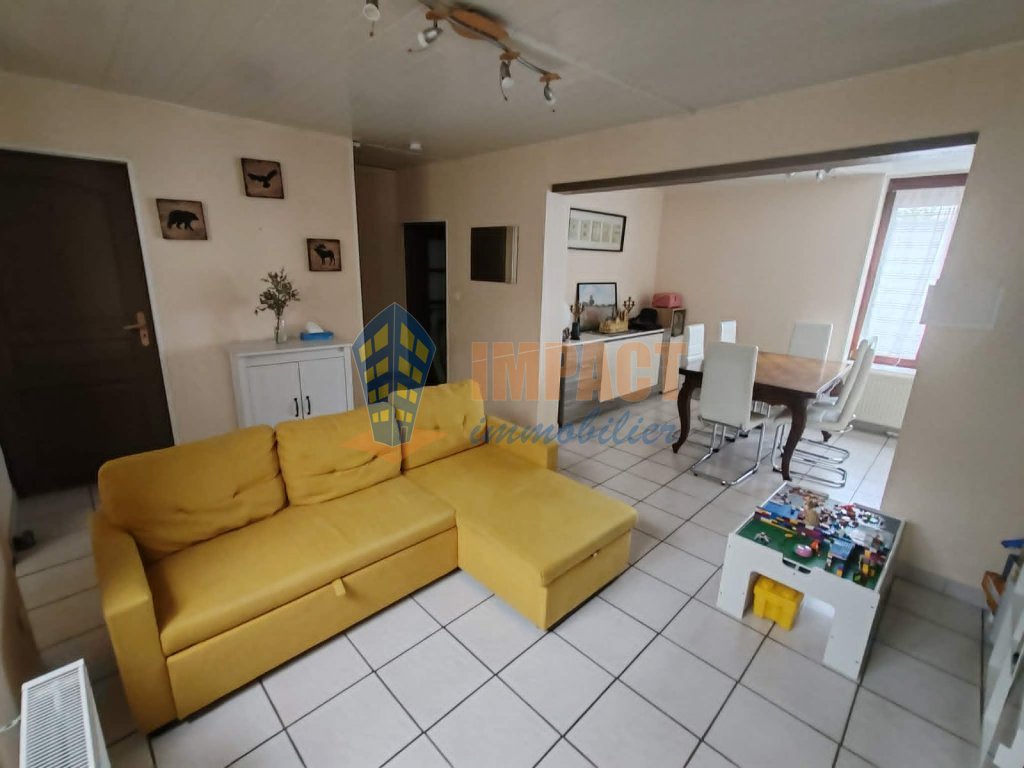 Maison de village, 2 chambres, jardin, parking 2 voitures
