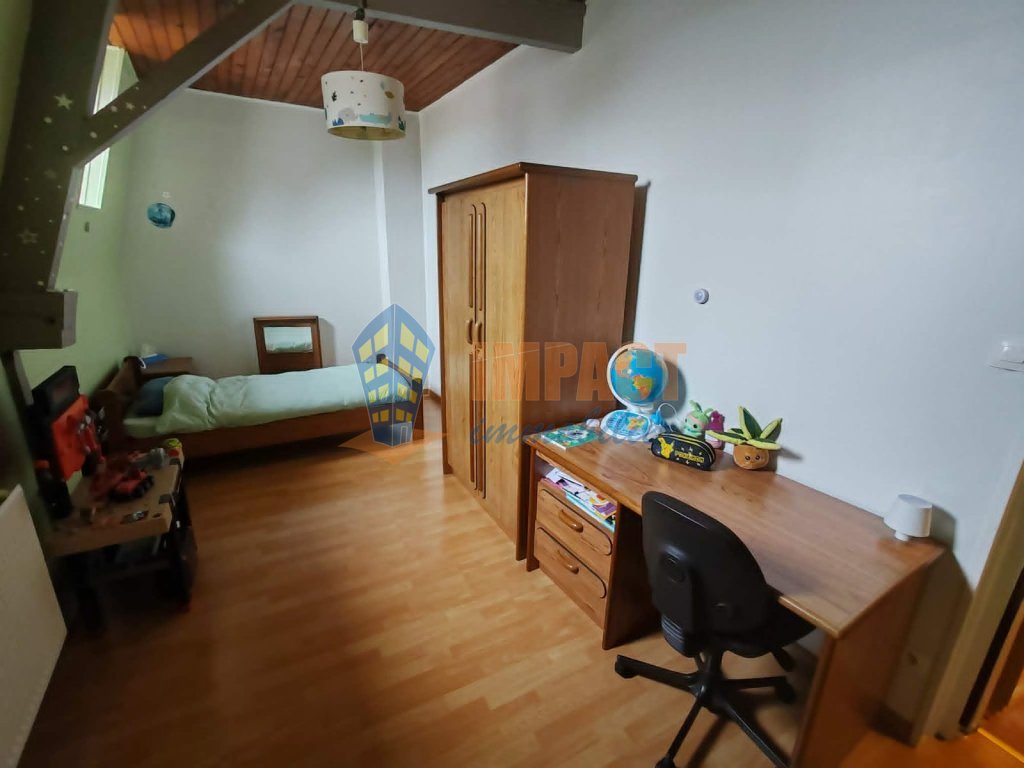 Maison de village, 2 chambres, jardin, parking 2 voitures