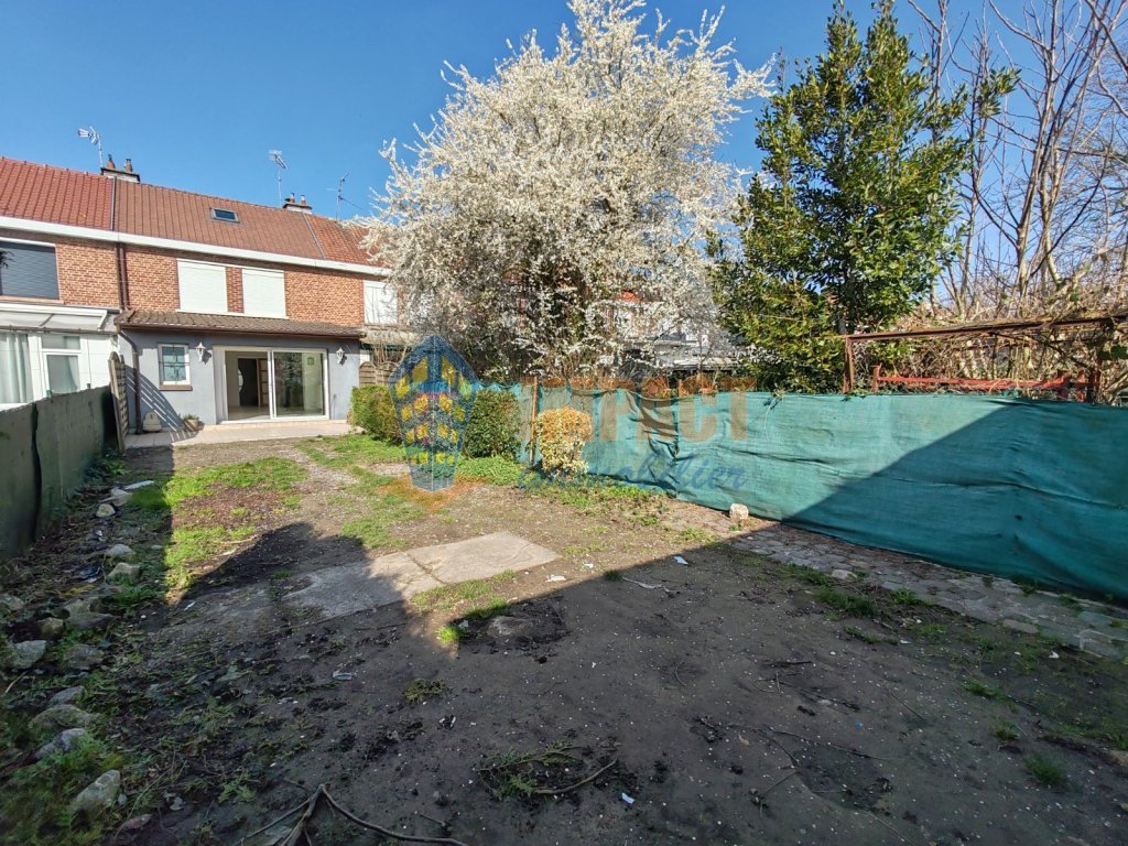 FACHES MAIRIE: maison b�tir de 1955, 4 chambres, jardin et garage, cave