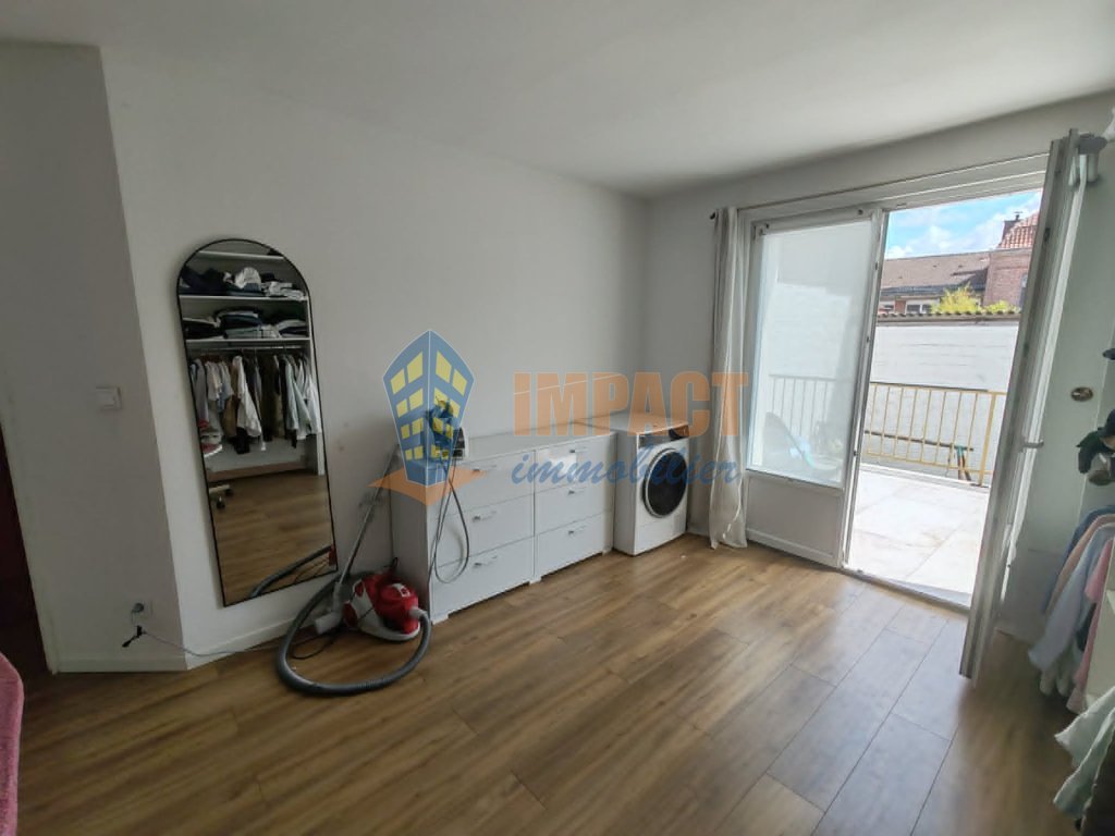 Maison familiale 4 chambres, jardin et parking en centre ville
