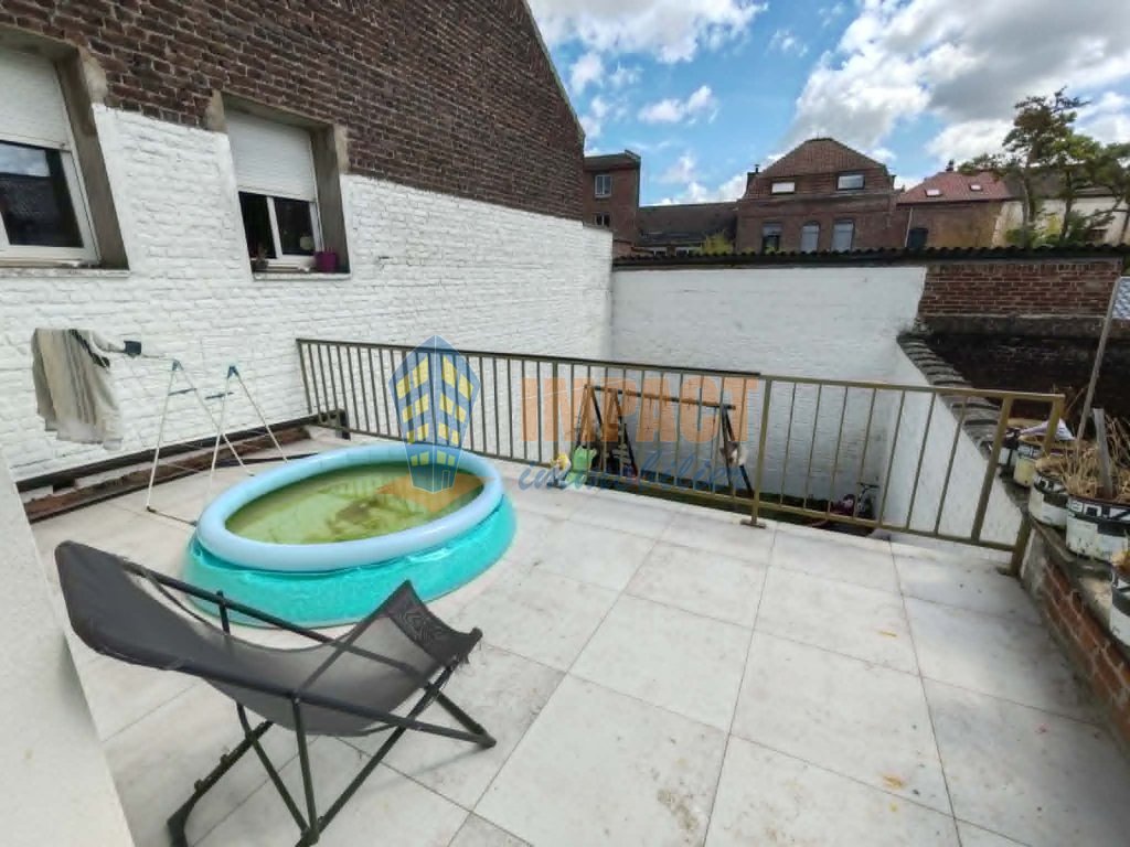Maison familiale 4 chambres, jardin et parking en centre ville