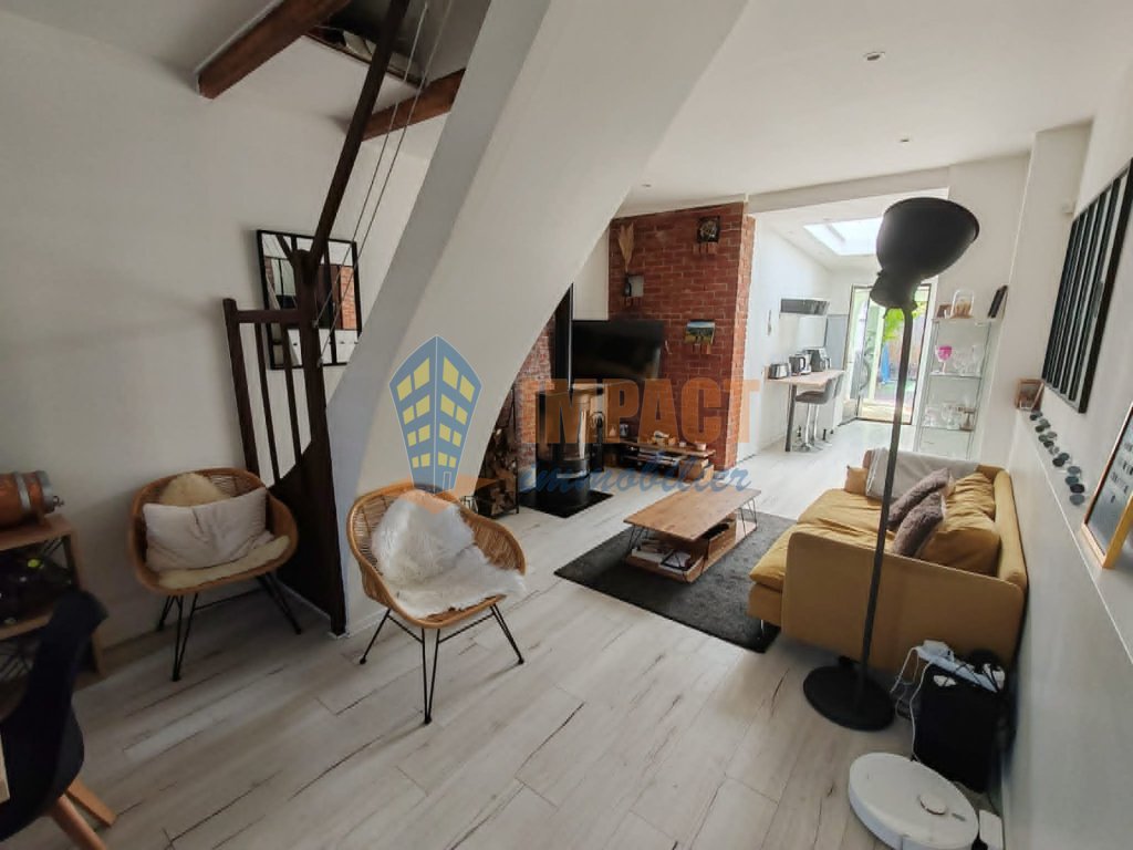 Jolie 1930 rénovée avec goût, 3 chambres, jardin, quartier calme et agréable