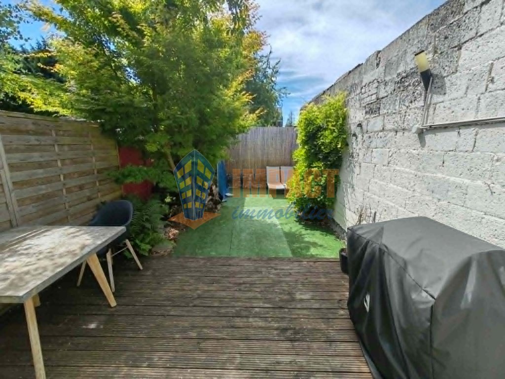 Jolie 1930 rénovée avec goût, 3 chambres, jardin, quartier calme et agréable