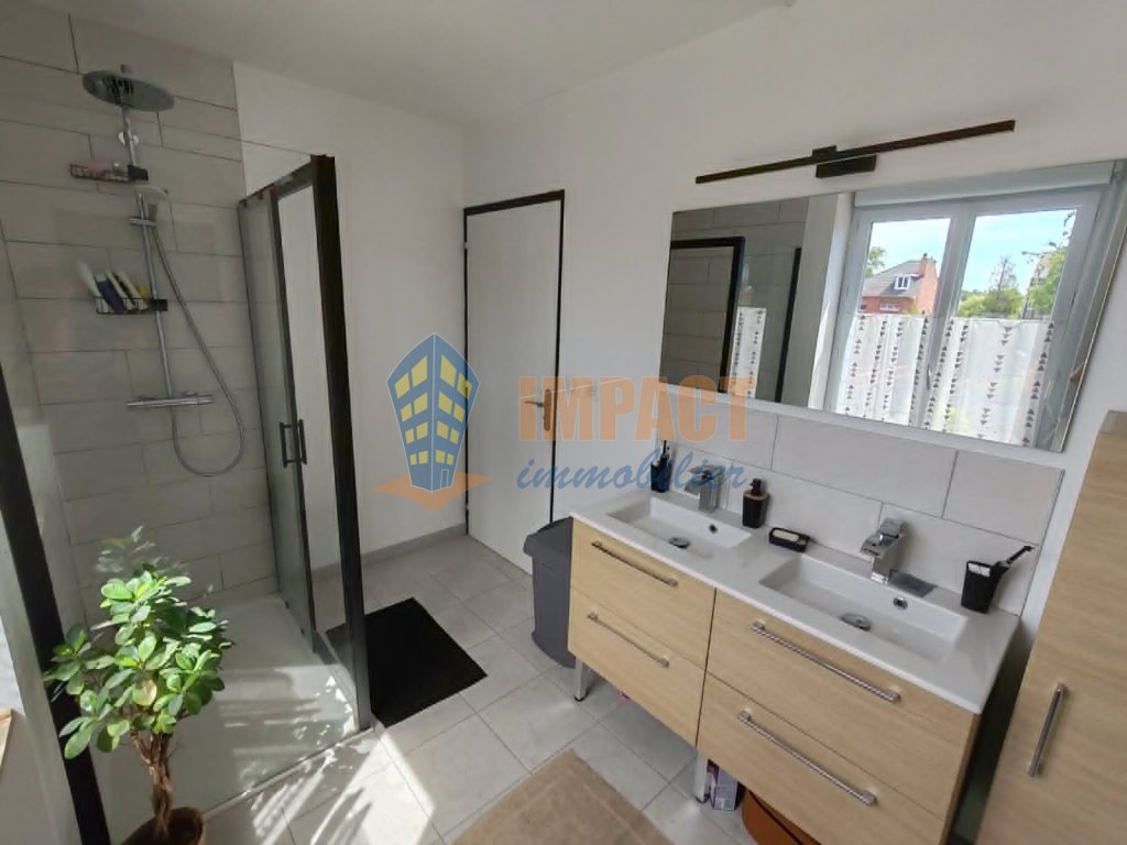 Jolie 1930 rénovée avec goût, 3 chambres, jardin, quartier calme et agréable
