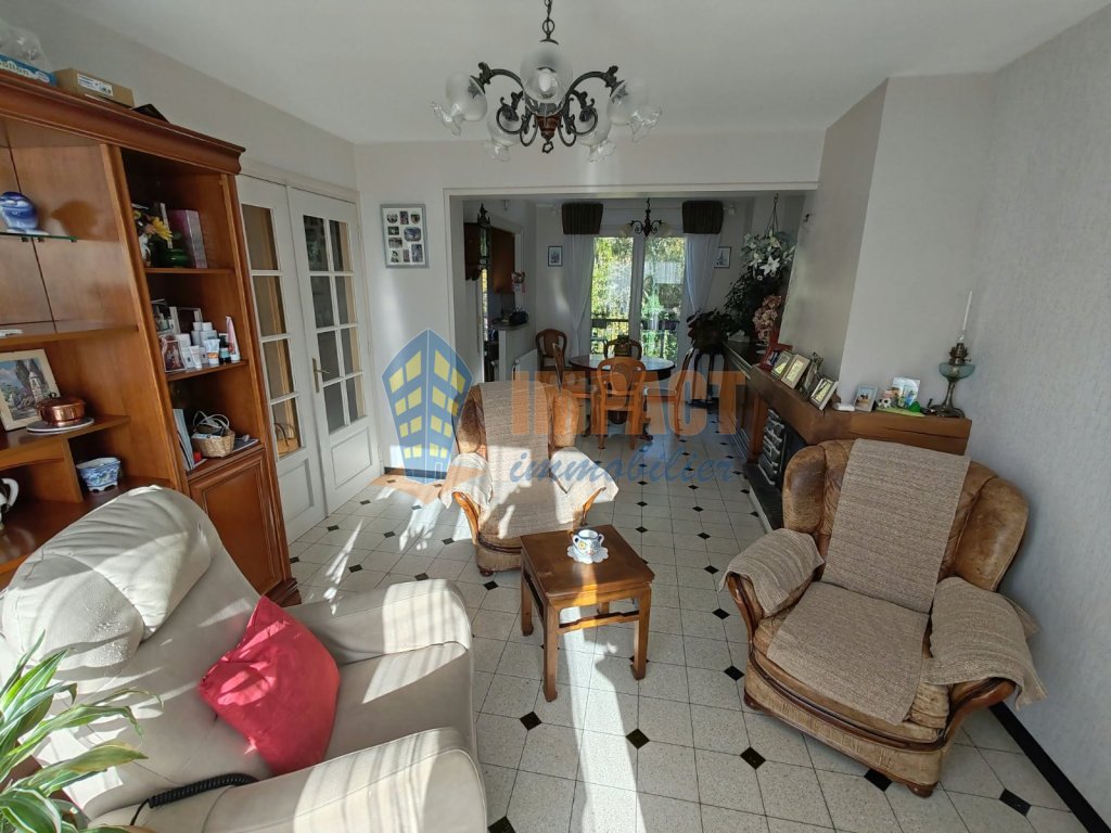 Centre ville, maison 3 chambres, jardin, garage, parking, buanderie