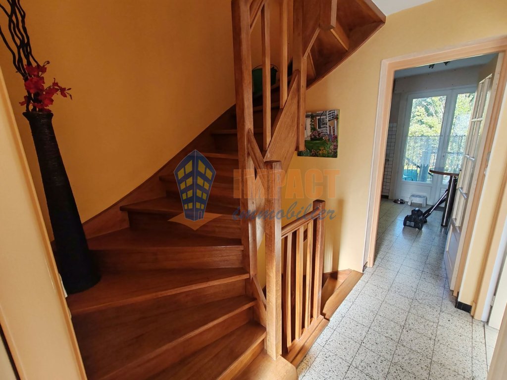 Centre ville, maison 3 chambres, jardin, garage, parking, buanderie