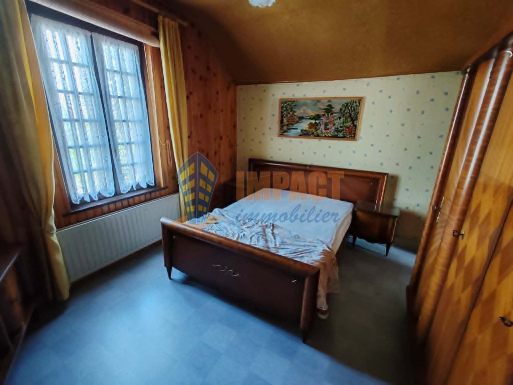 Maison semi mitoyenne en semi plain pied, 3 chambres avec garage et jardin